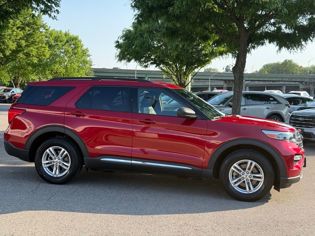 Used 2020 Ford Explorer XLT w/ Equipment Group 202A AWD/4WD image 5