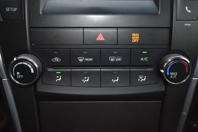 Used 2015 Toyota Camry SE image 25