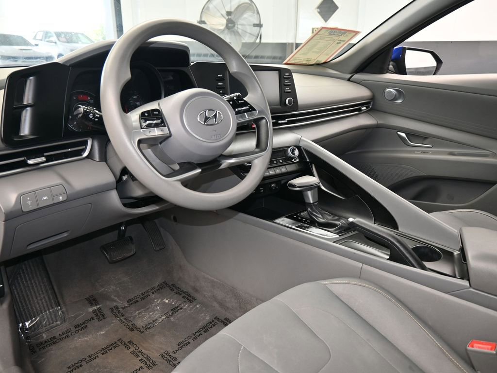 Used 2023 Hyundai Elantra SEL image 12