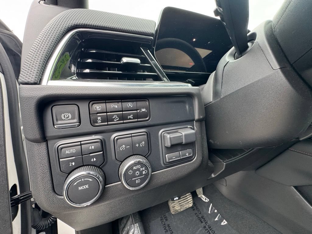 Used 2025 Chevrolet Tahoe RST w/ Comfort Package AWD/4WD image 17