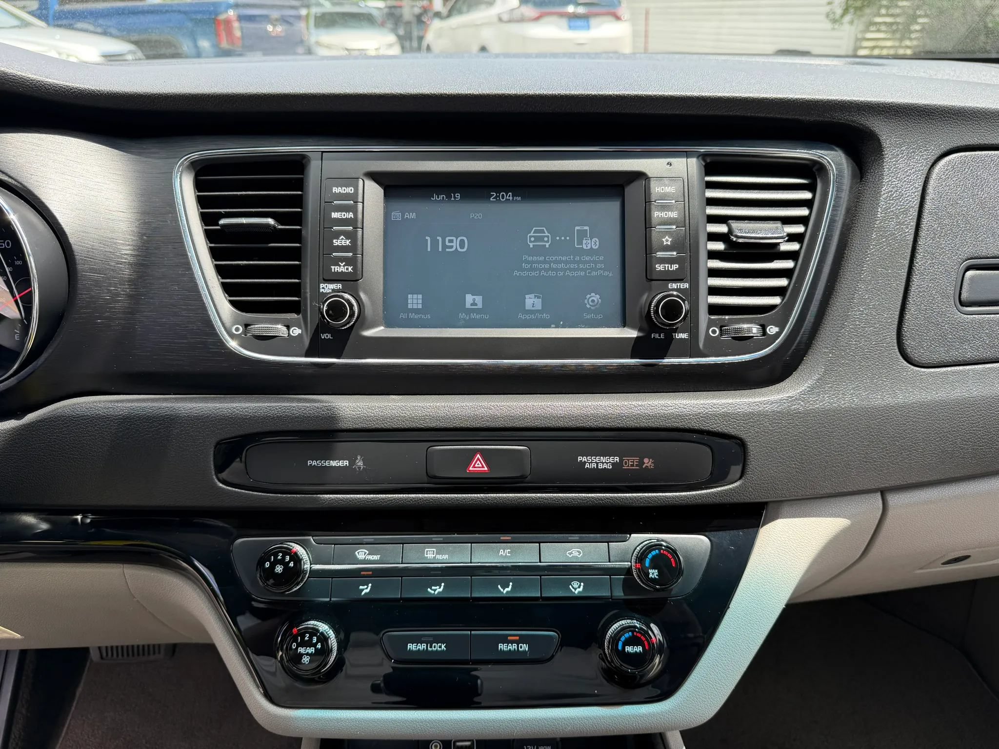 Used 2019 Kia Sedona LX FWD image 25