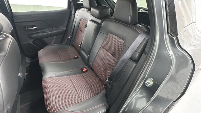 New 2026 Nissan Kicks SR w/ Cold Weather Package image 12