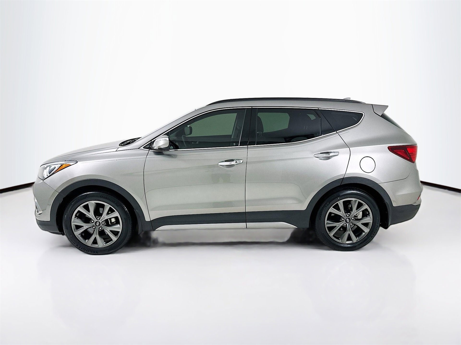 Used 2017 Hyundai Santa Fe Sport w/ 2.0T Ultimate Tech Package 05 image 5