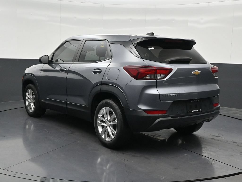 Used 2021 Chevrolet TrailBlazer LS FWD image 3