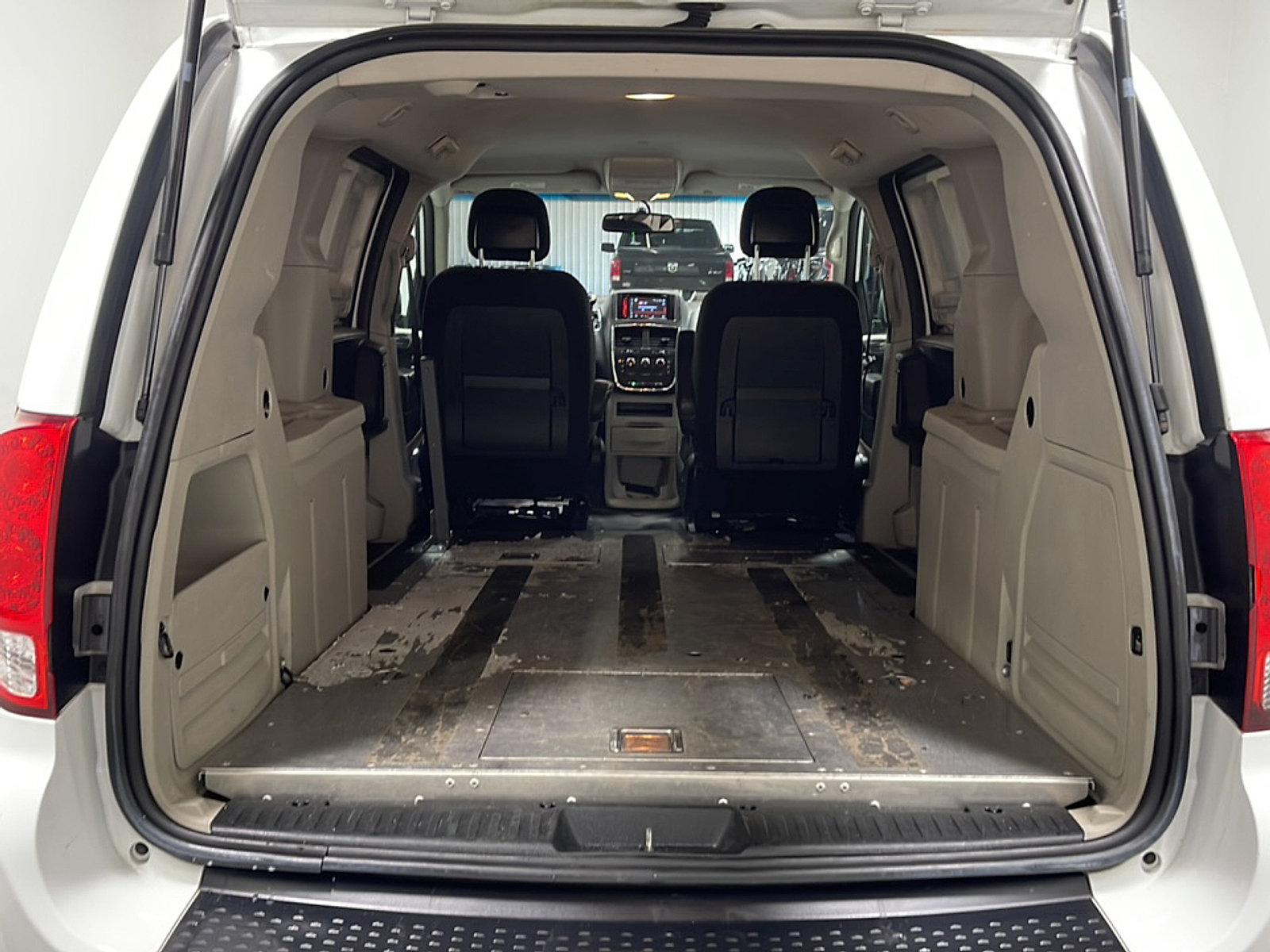 Used 2014 RAM C/V Tradesman w/ UConnect Hands-Free Group FWD image 15