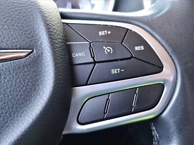 Used 2022 Chrysler 300 Touring RWD image 17