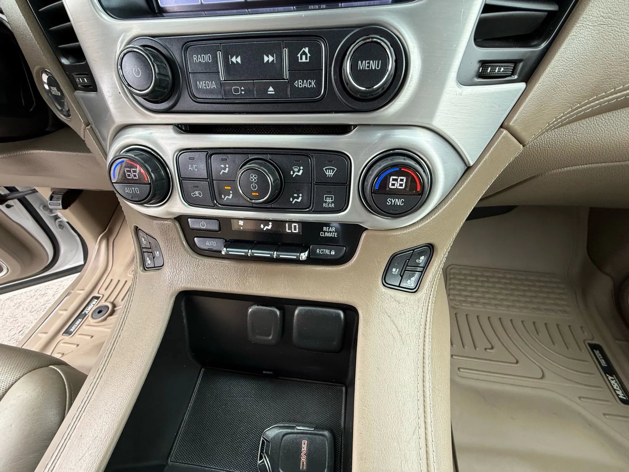 Used 2017 GMC Yukon XL SLT w/ Open Road Package image 22