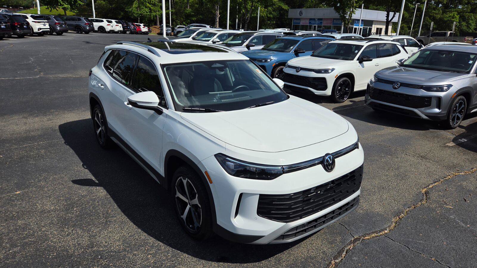 Certified 2026 Volkswagen Tiguan SE AWD/4WD image 6