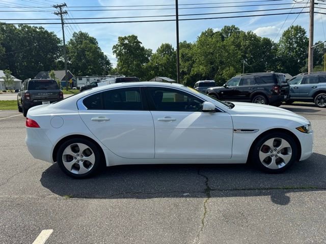 Used 2017 Jaguar XE RWD image 10