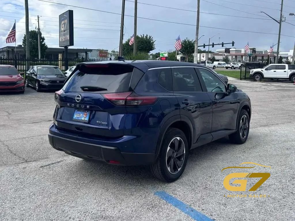 Used 2024 Nissan Rogue SV AWD/4WD image 10