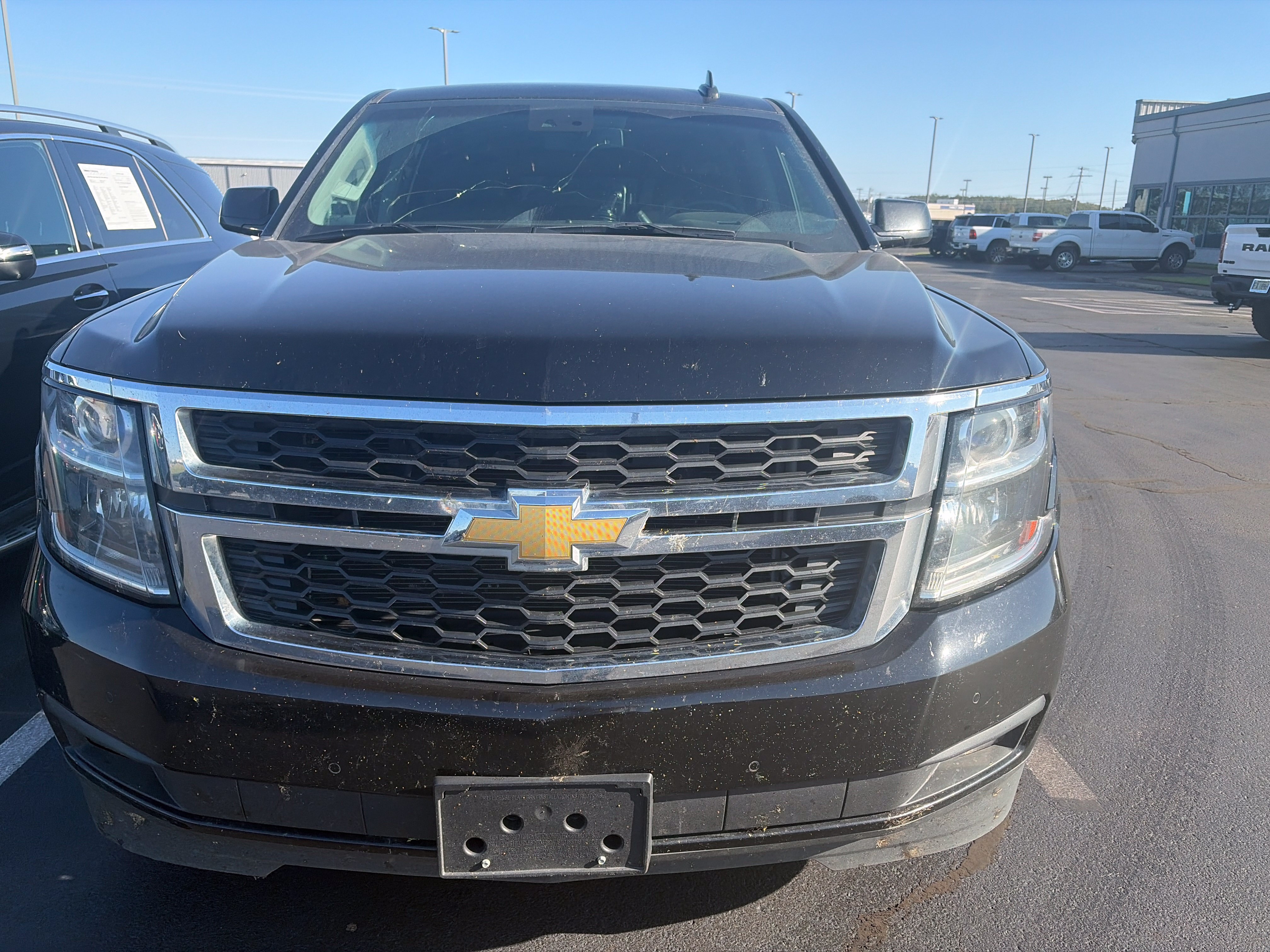 Used 2016 Chevrolet Suburban LT RWD image 3