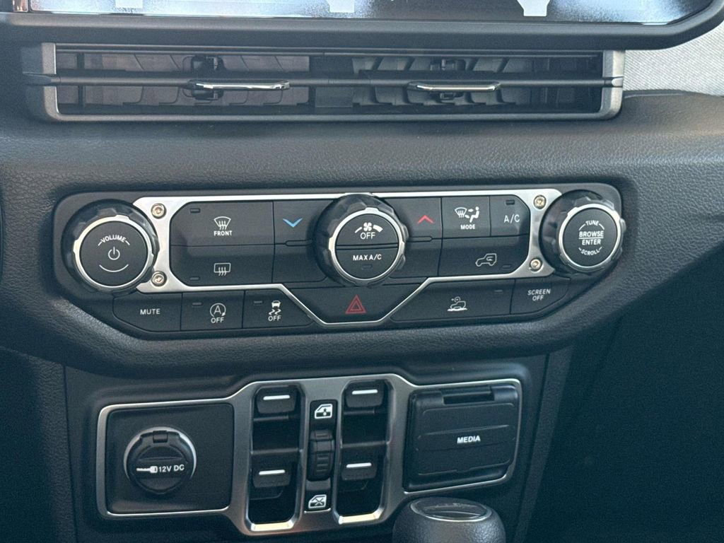 New 2026 Jeep Gladiator Sport AWD/4WD image 18
