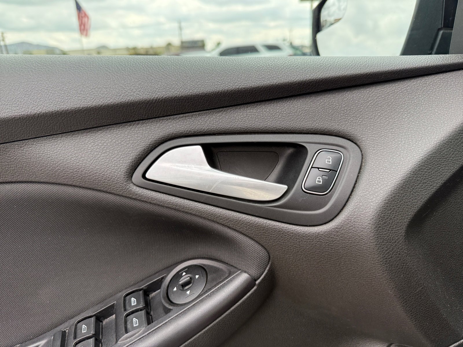 Used 2016 Ford Focus SE w/ SE Sport Package image 21