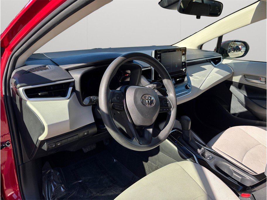 Used 2020 Toyota Corolla LE FWD image 6