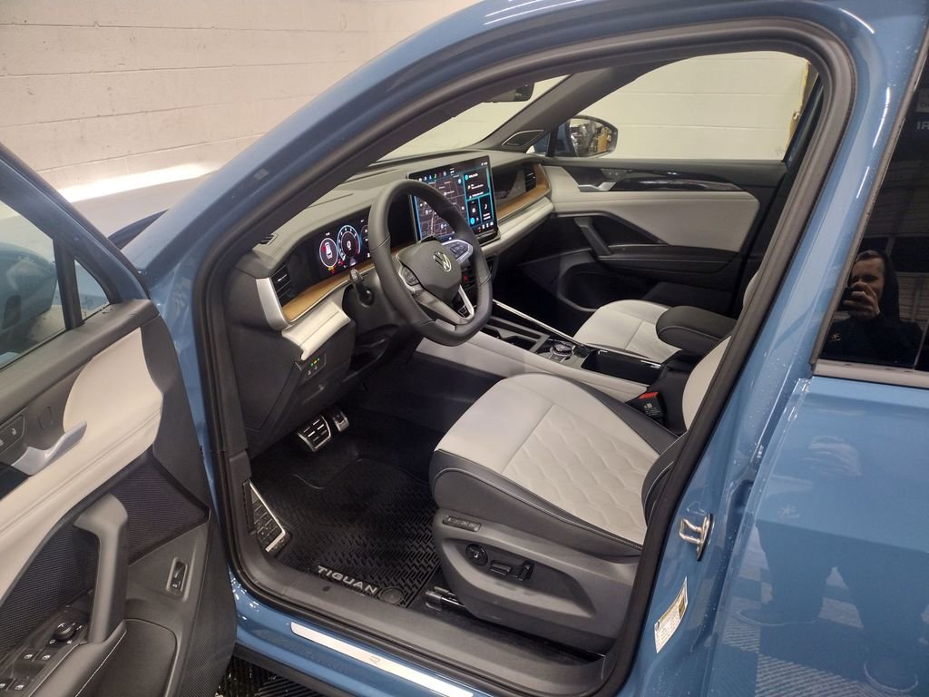 New 2026 Volkswagen Tiguan SEL R-Line image 21