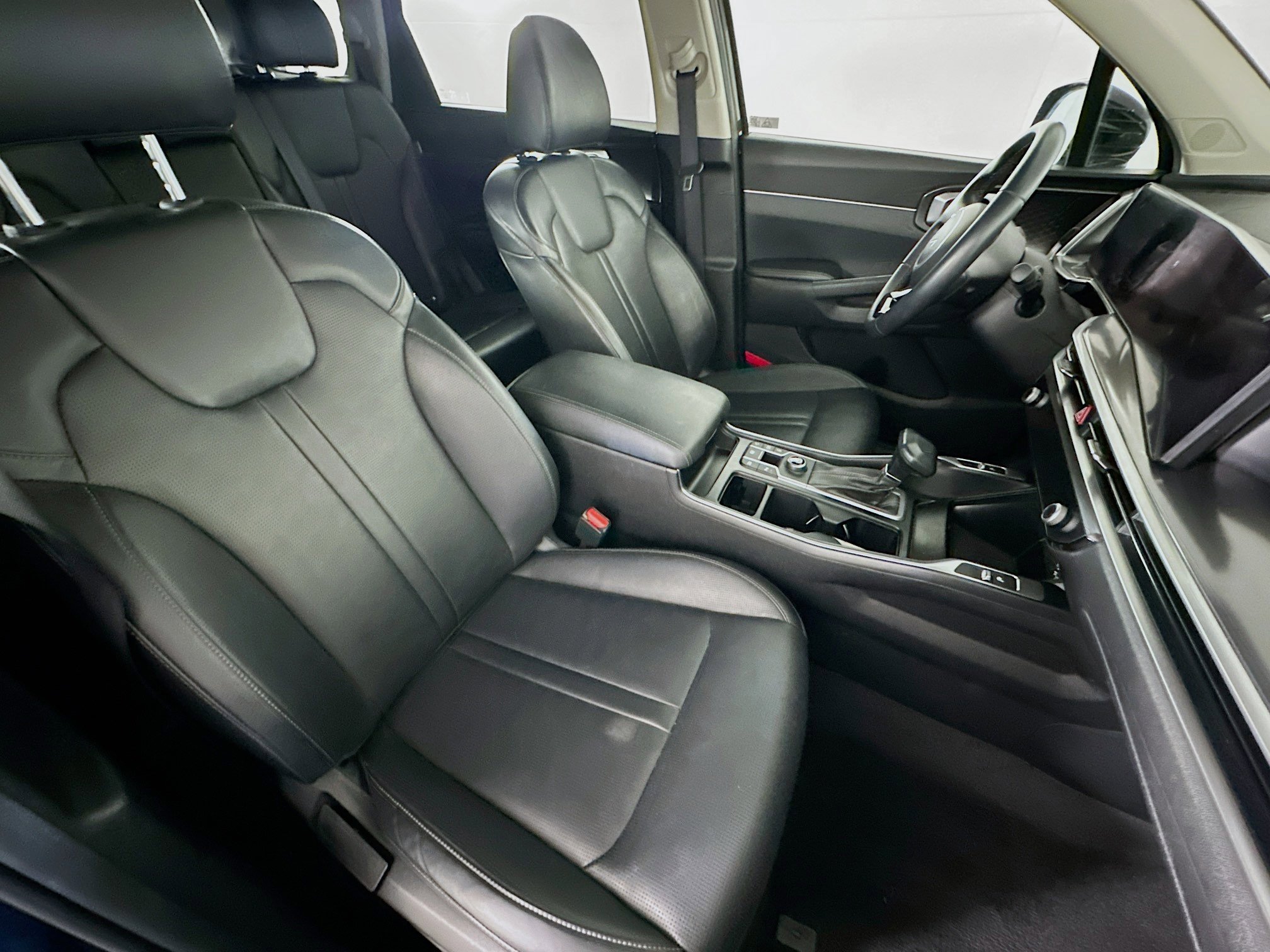 Used 2024 Kia Sorento S image 32