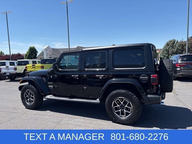 Used 2023 Jeep Wrangler Unlimited Sahara w/ Cold Weather Group AWD/4WD image 7