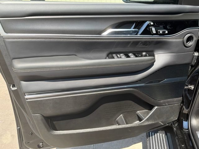 New 2026 Jeep Grand Wagoneer Summit AWD/4WD image 19