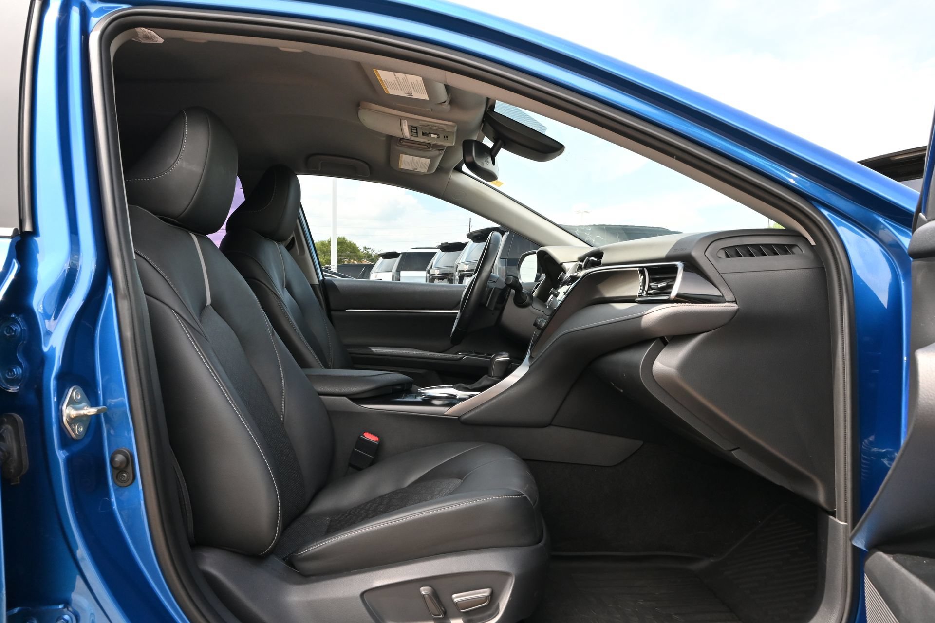 Used 2020 Toyota Camry XSE FWD image 26