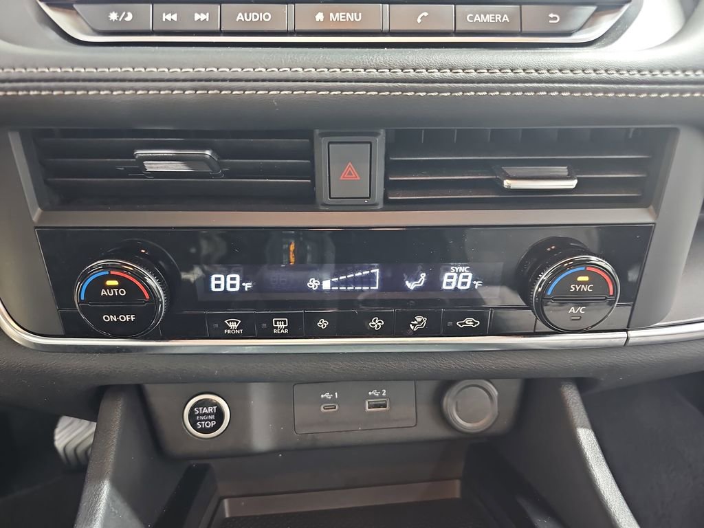 Used 2023 Nissan Rogue SV image 28