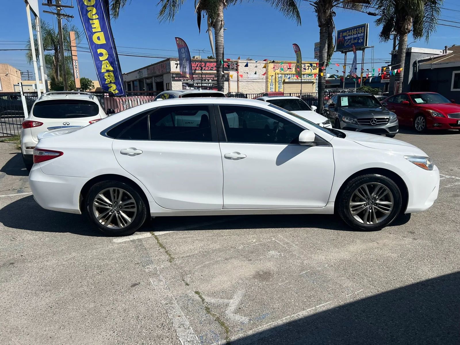Used 2017 Toyota Camry SE FWD image 4