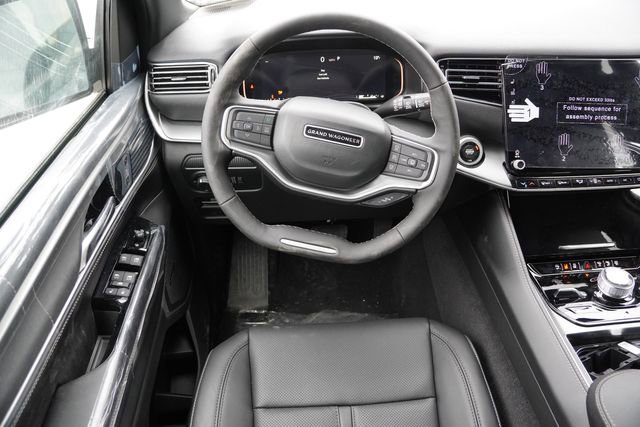 New 2026 Jeep Grand Wagoneer Limited w/ Convenience Group I AWD/4WD image 15