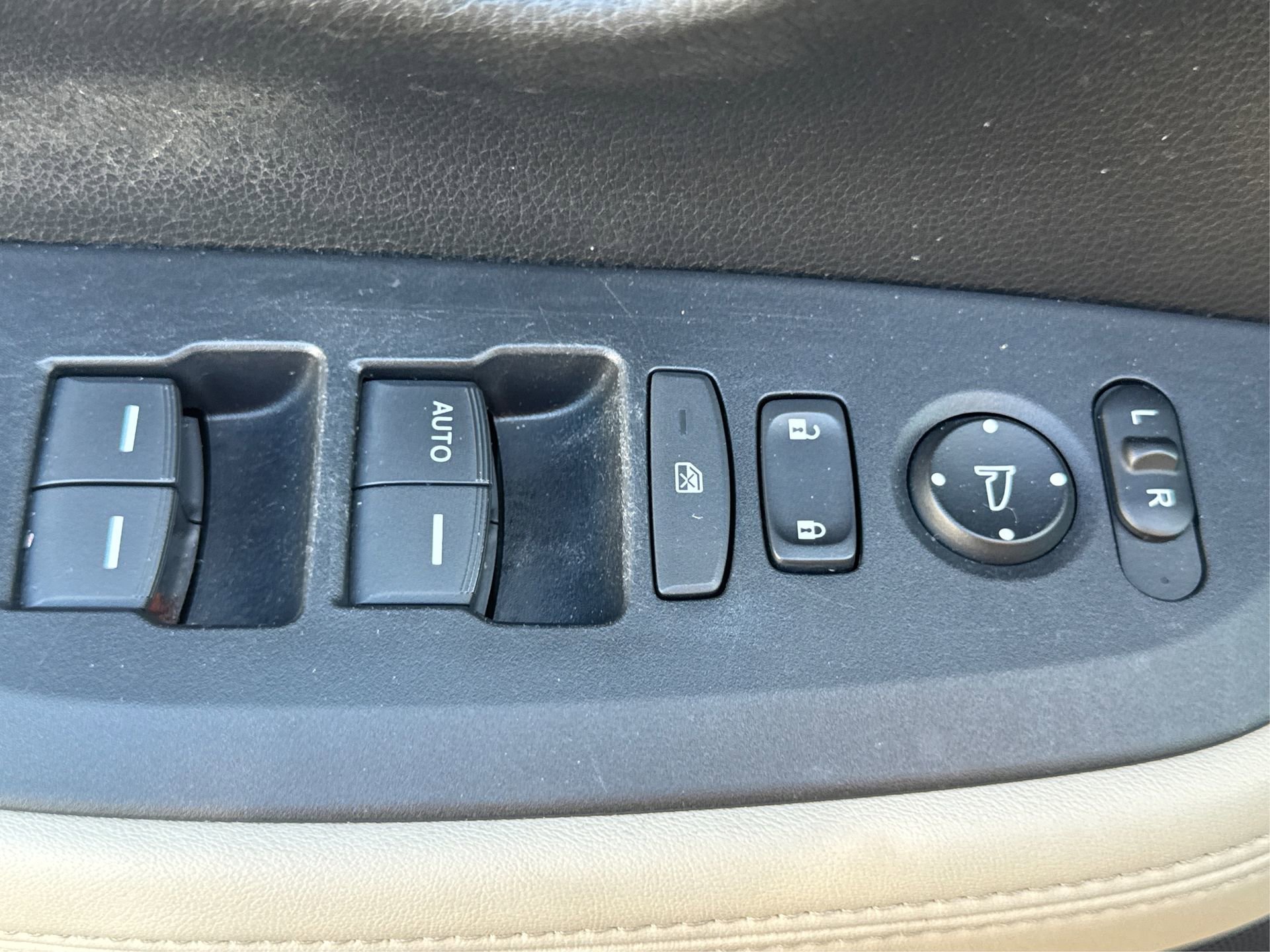 Used 2023 Honda HR-V LX image 35