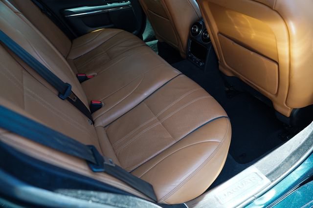 Used 2016 Jaguar XJ R-Sport RWD image 16