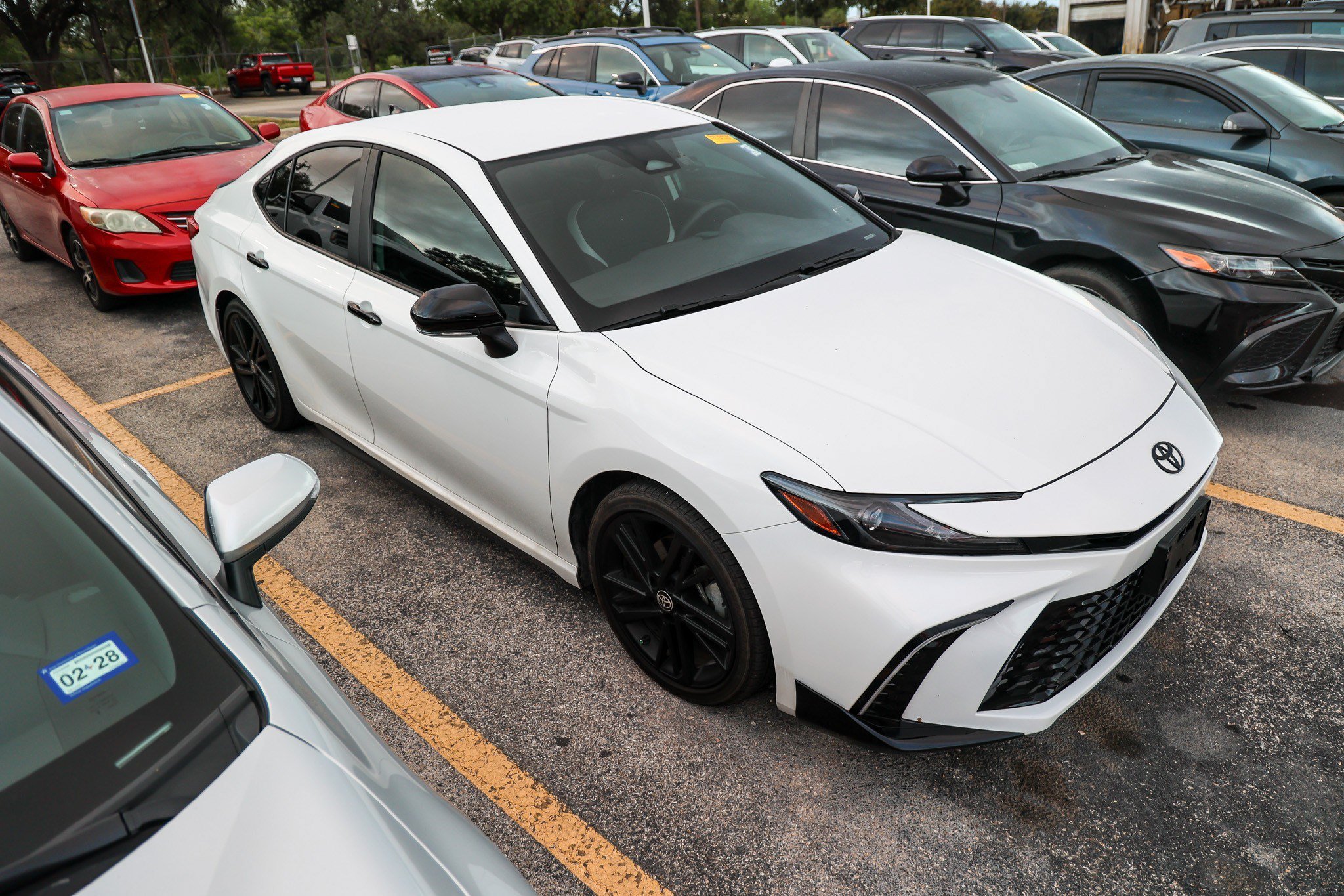 Used 2026 Toyota Camry Hybrid w/ Convenience Package FWD image 7