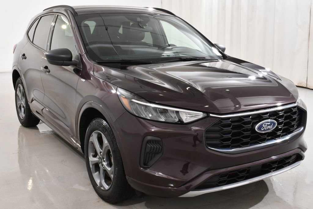Used 2023 Ford Escape ST-Line w/ Tech Pack #1 image 4