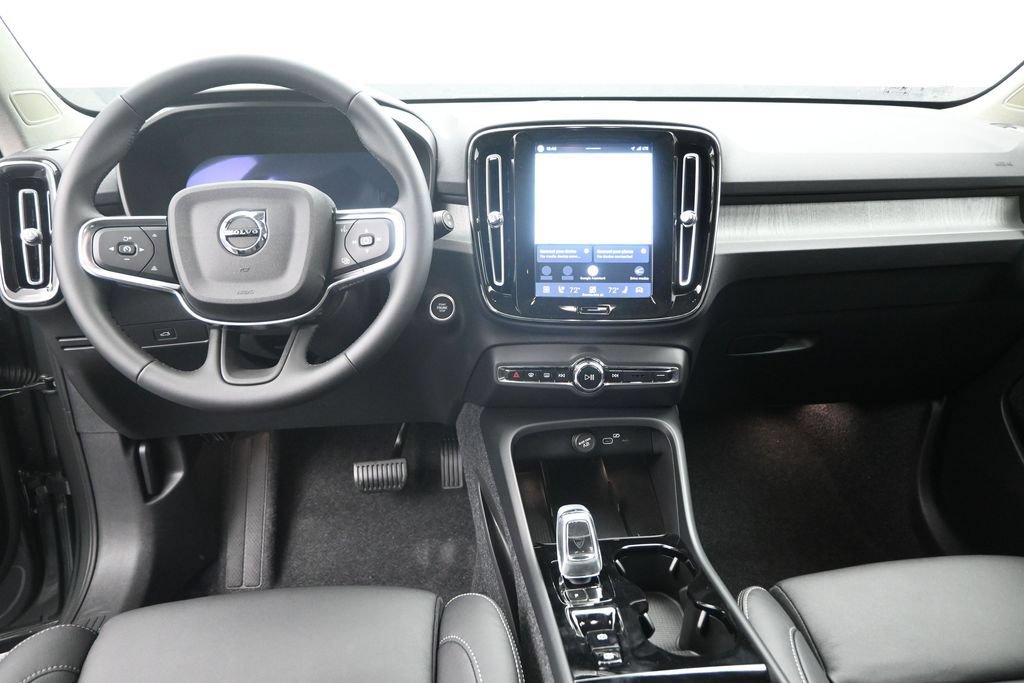 New 2026 Volvo XC40 B5 Plus w/ Climate Package AWD/4WD image 12
