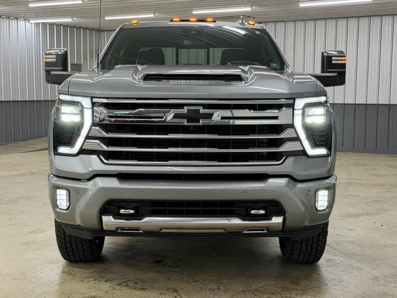 Used 2024 Chevrolet Silverado 2500 High Country w/ High Country Premium Package image 2