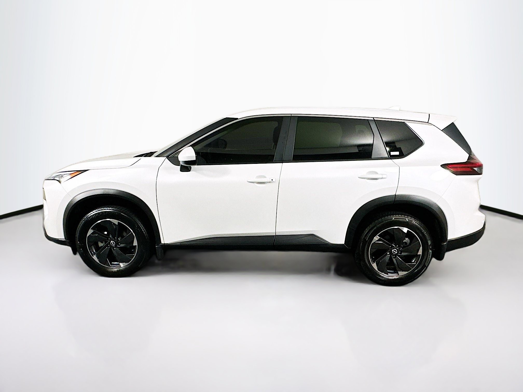 Used 2024 Nissan Rogue SV FWD image 4