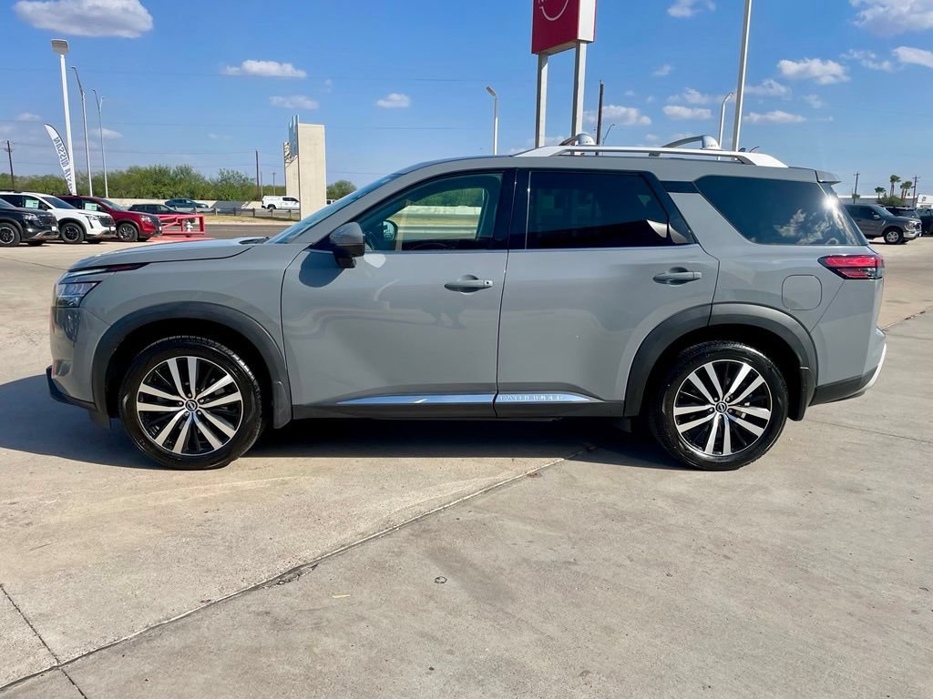 Certified 2024 Nissan Pathfinder Platinum w/ Cargo Package FWD image 4