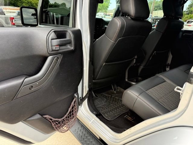 Used 2012 Jeep Wrangler Unlimited Sahara AWD/4WD image 57