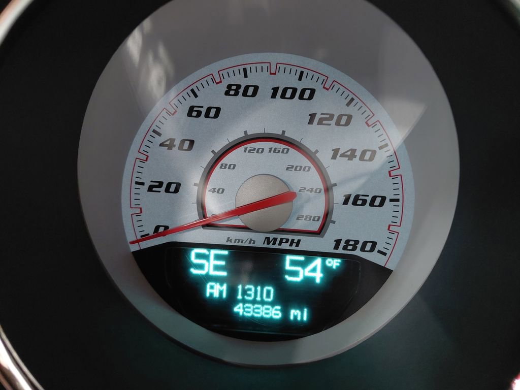 Used 2014 Dodge Challenger SRT8 Core w/ Electronics Convenience Group image 9