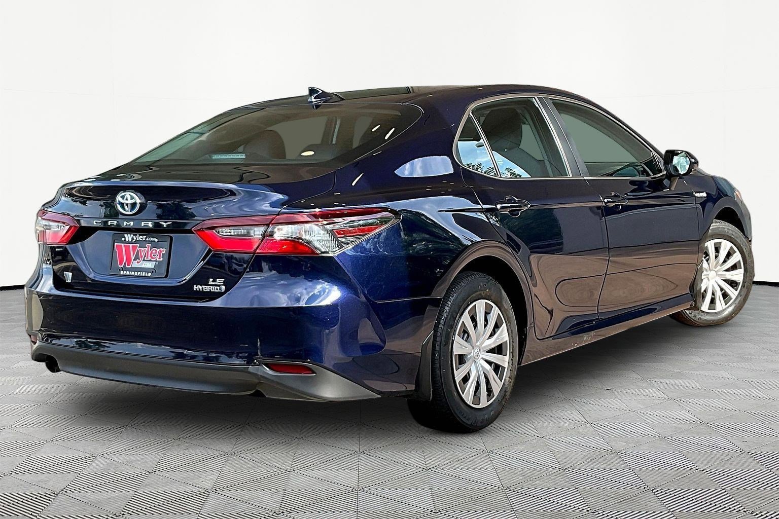 Used 2021 Toyota Camry LE FWD image 6