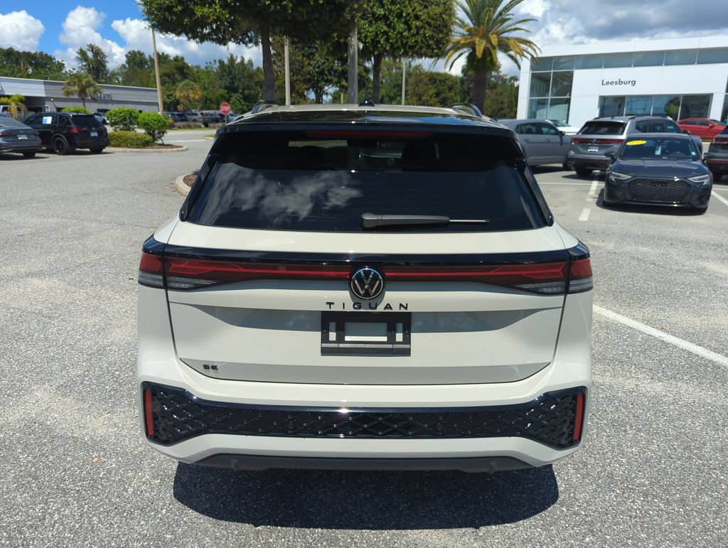 New 2026 Volkswagen Tiguan SE R-Line FWD image 7