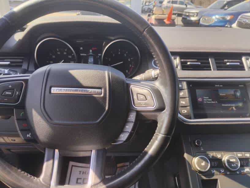Used 2019 Land Rover Range Rover Evoque SE Premium image 9