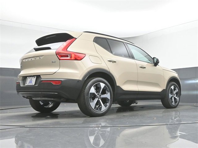 New 2026 Volvo XC40 B4 Plus w/ Protection Package Premier image 40
