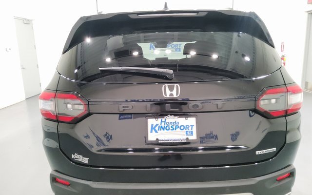 Used 2023 Honda Pilot Touring image 5