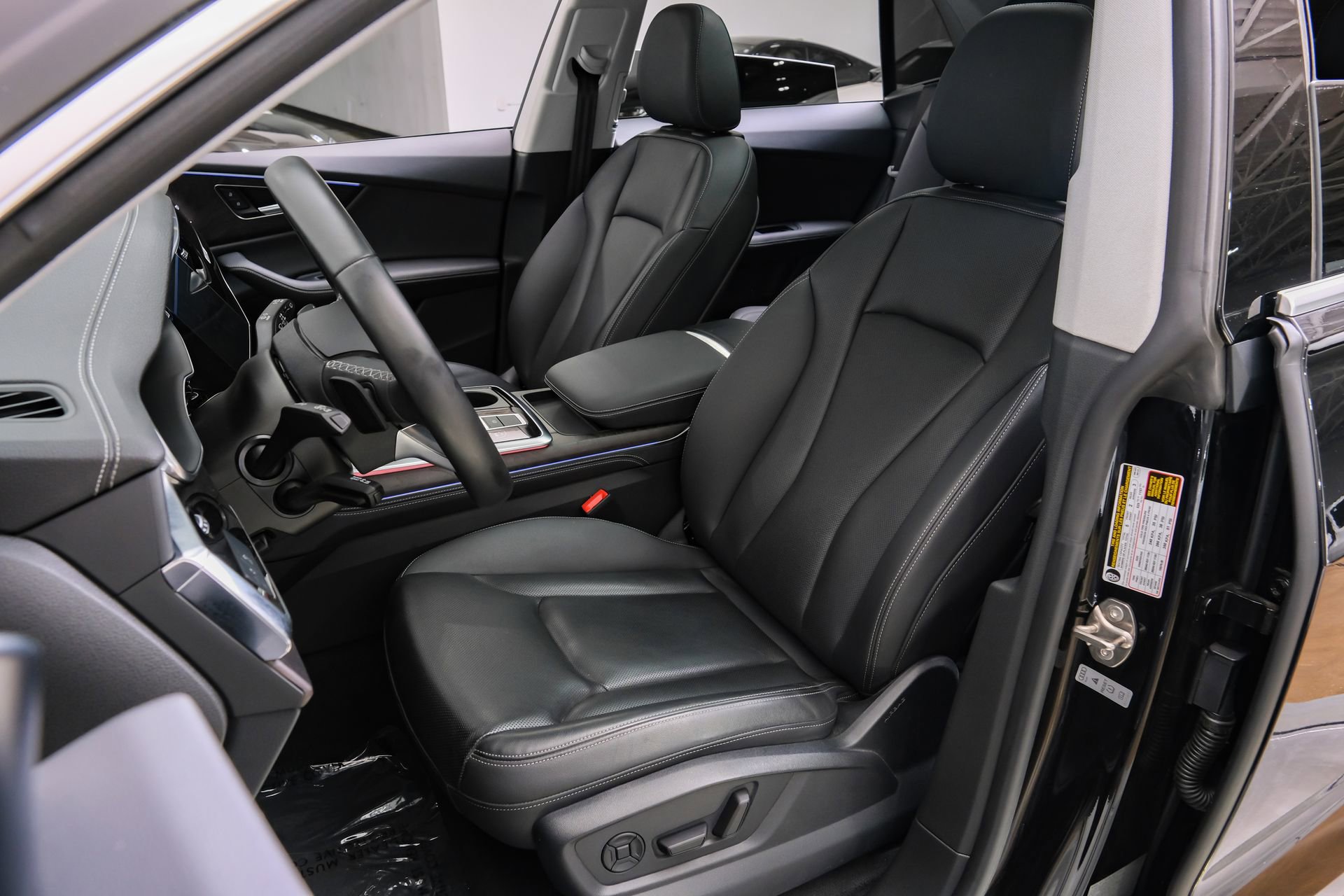 Used 2023 Audi Q8 Premium Plus w/ Premium Plus Package image 33