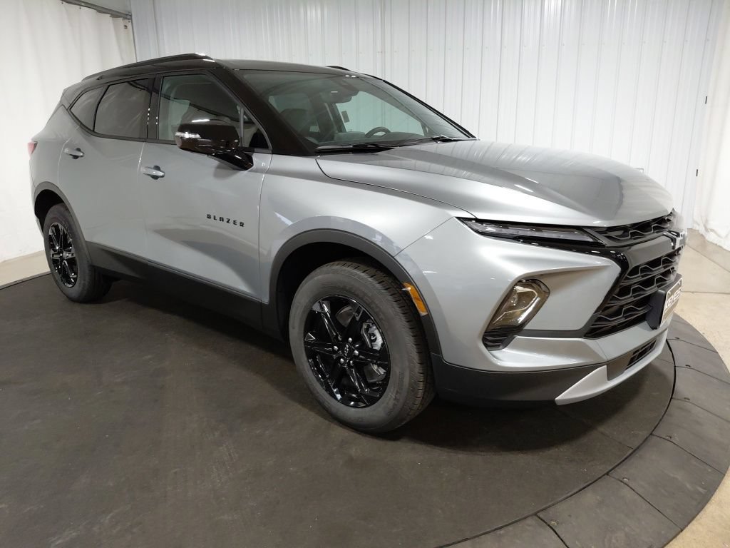 New 2026 Chevrolet Blazer LT w/ Sound & Technology Package AWD/4WD image 11