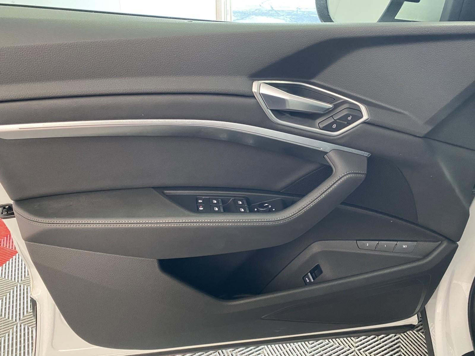 Used 2022 Audi e-tron Premium image 19