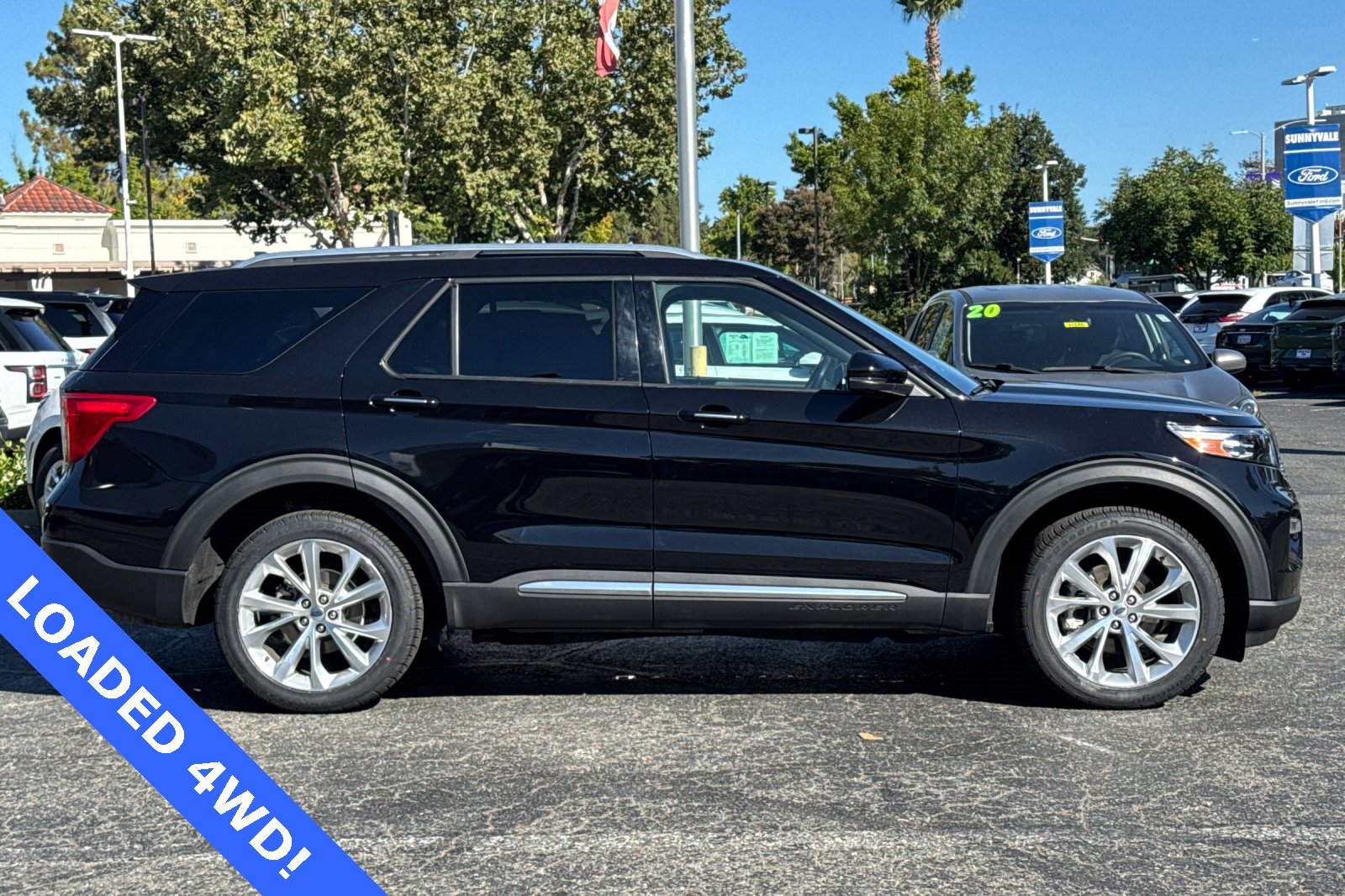 Certified 2023 Ford Explorer Platinum w/ Technology Package image 3