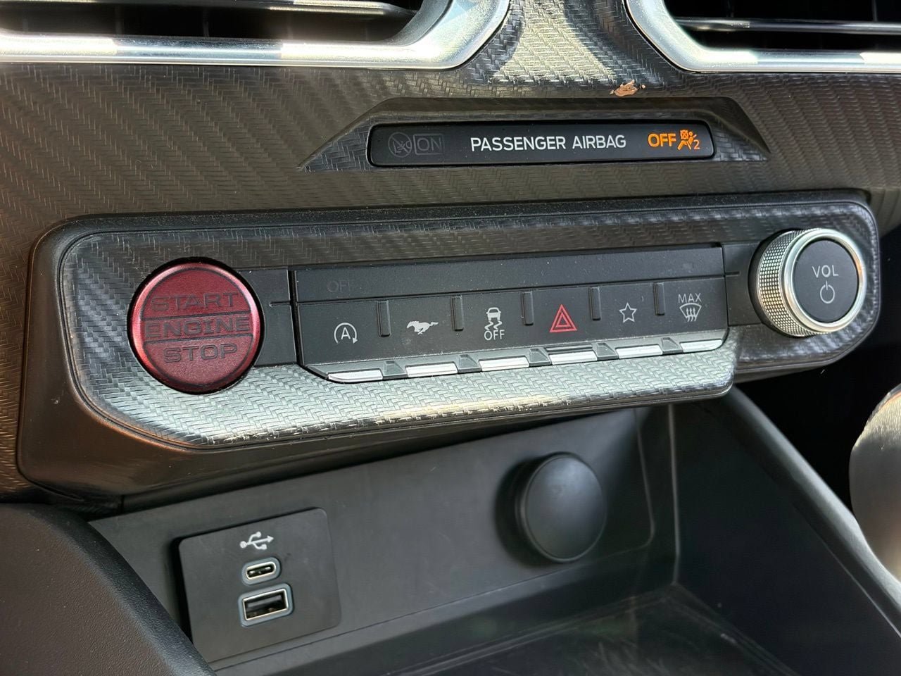 Used 2025 Ford Mustang Premium RWD image 8