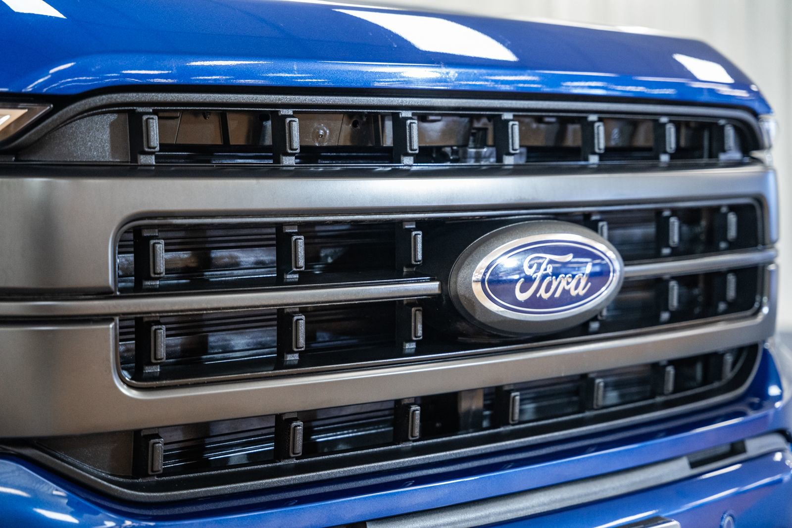 Certified 2023 Ford F150 Lariat w/ Equipment Group 502A High image 13