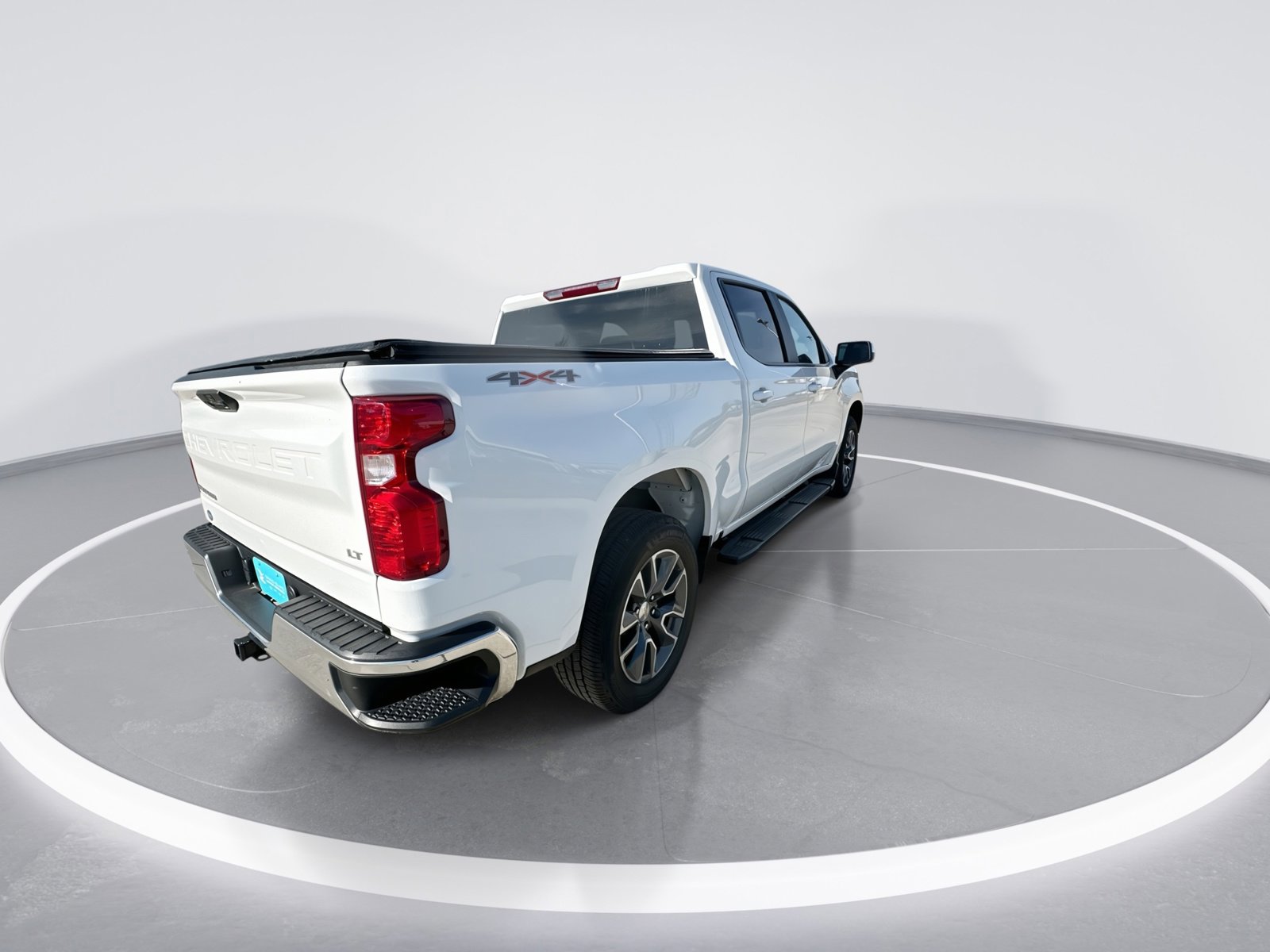 Used 2023 Chevrolet Silverado 1500 LT AWD/4WD image 8