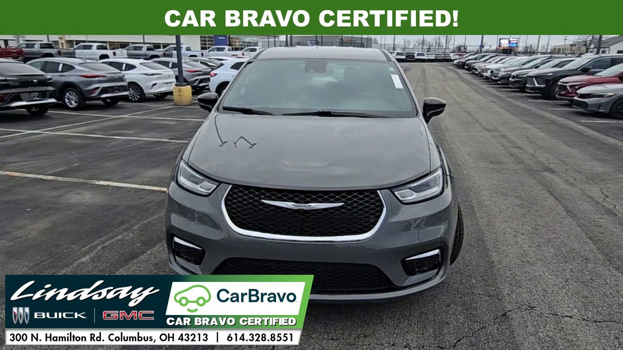 Used 2025 Chrysler Pacifica Select FWD image 3