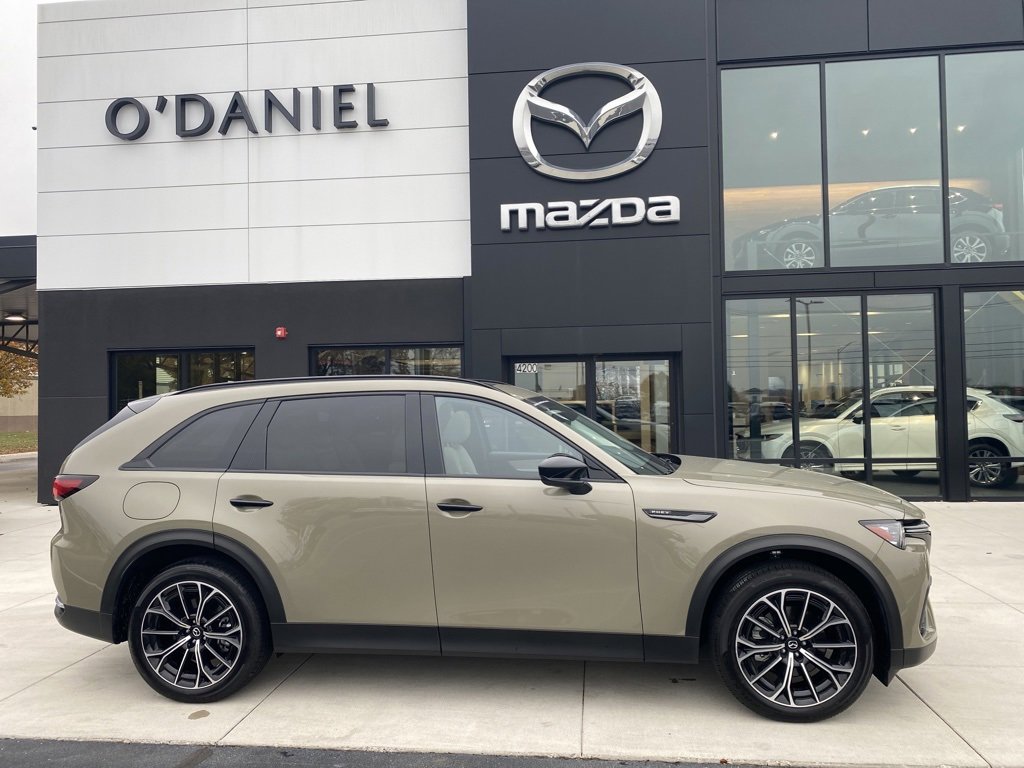 Certified 2025 MAZDA CX-70 Plug-In Hybrid w/ Premium Pkg image 2